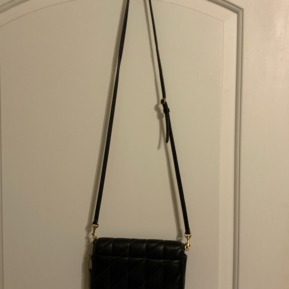 Coach Black Quilted Crossbody Bag with Gold Chain - Picture 7 of 8